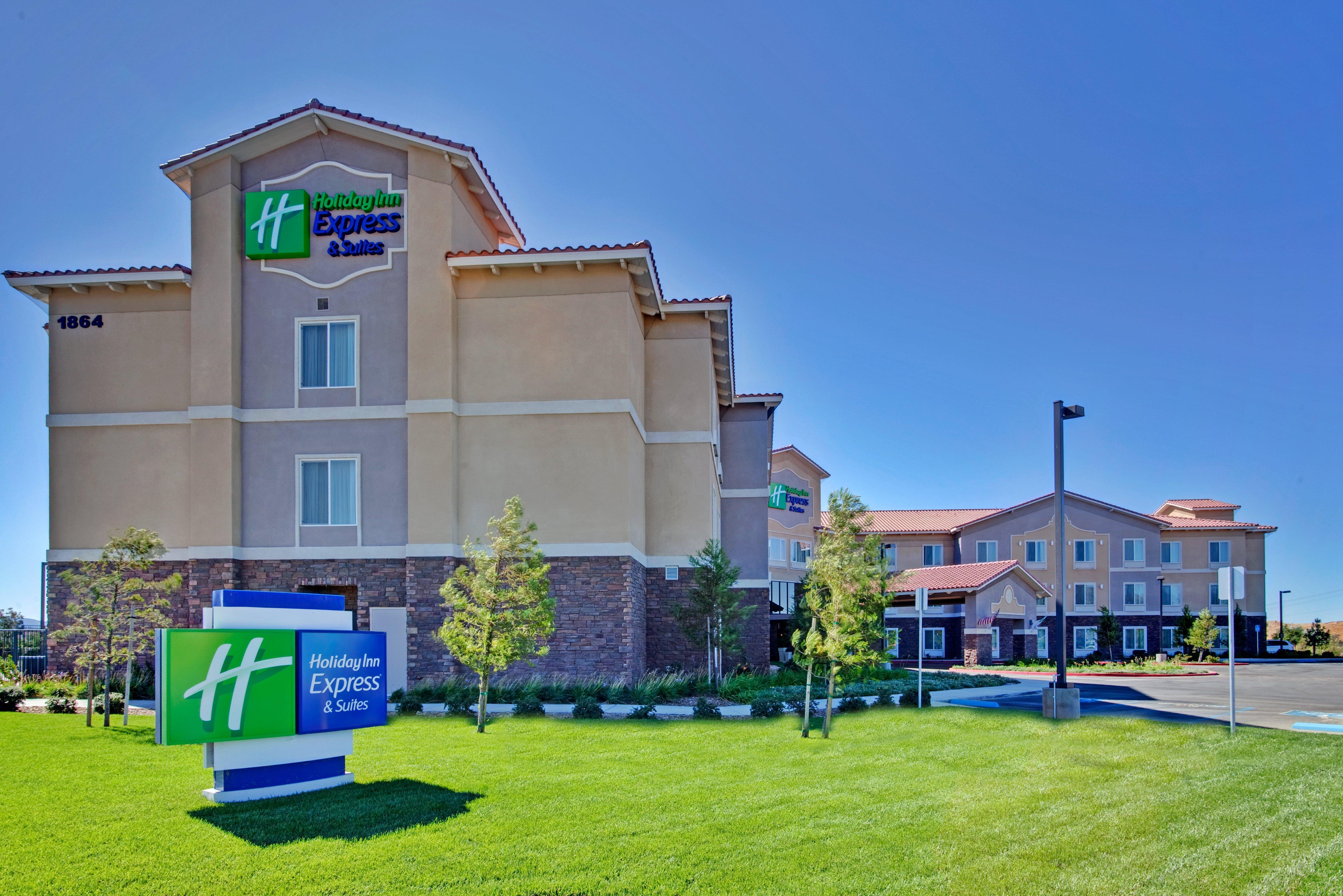 Holiday Inn Express & Suites Beaumont - Oak Valley By Ihg Exterior photo